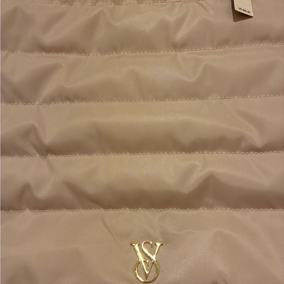 Victoria's Secret Light Pink Quilted Travel Bag - Picture 4 of 6
